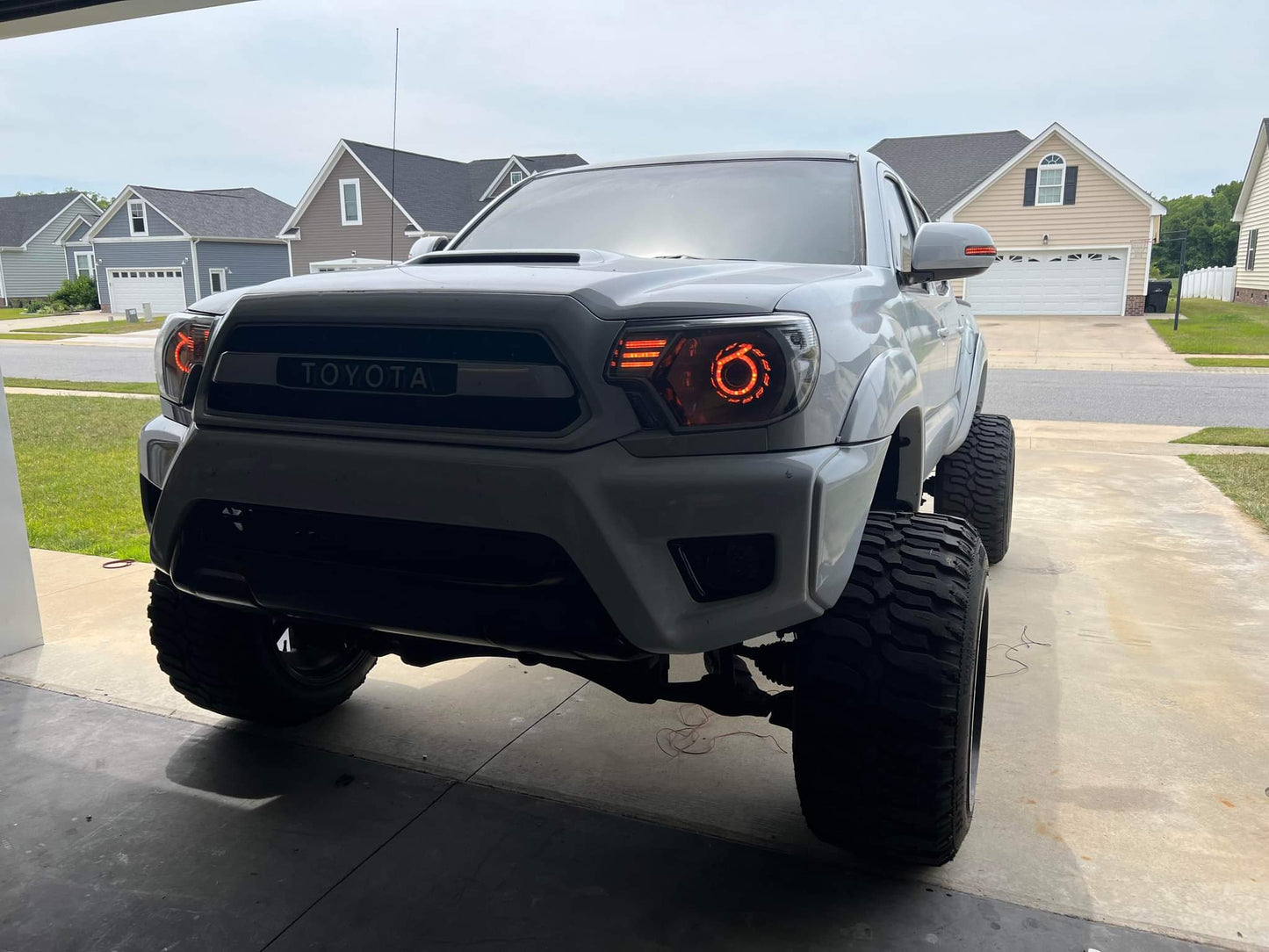 Angry Eye RGB halos - Includes controller with DRL and Turn Signal Inputs