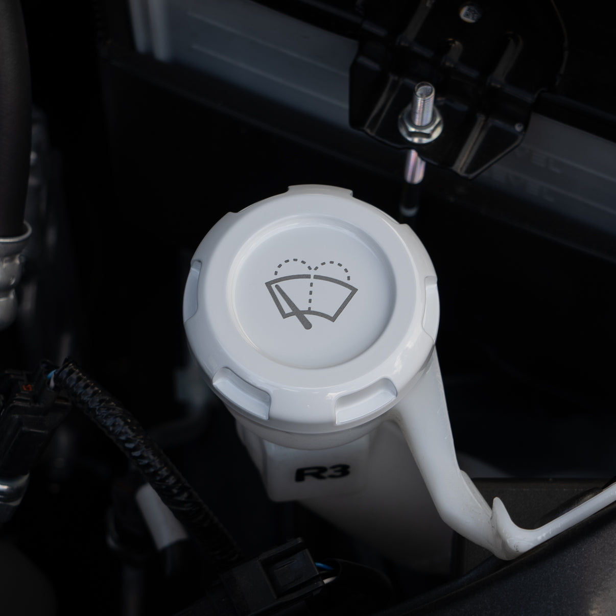Billetworkz Wiper Fluid Cap Engraved Zero Series White Subaru WRX 02-25 / STI 04-21 | BW-EBCZ-SUB-WIP-WHT-E