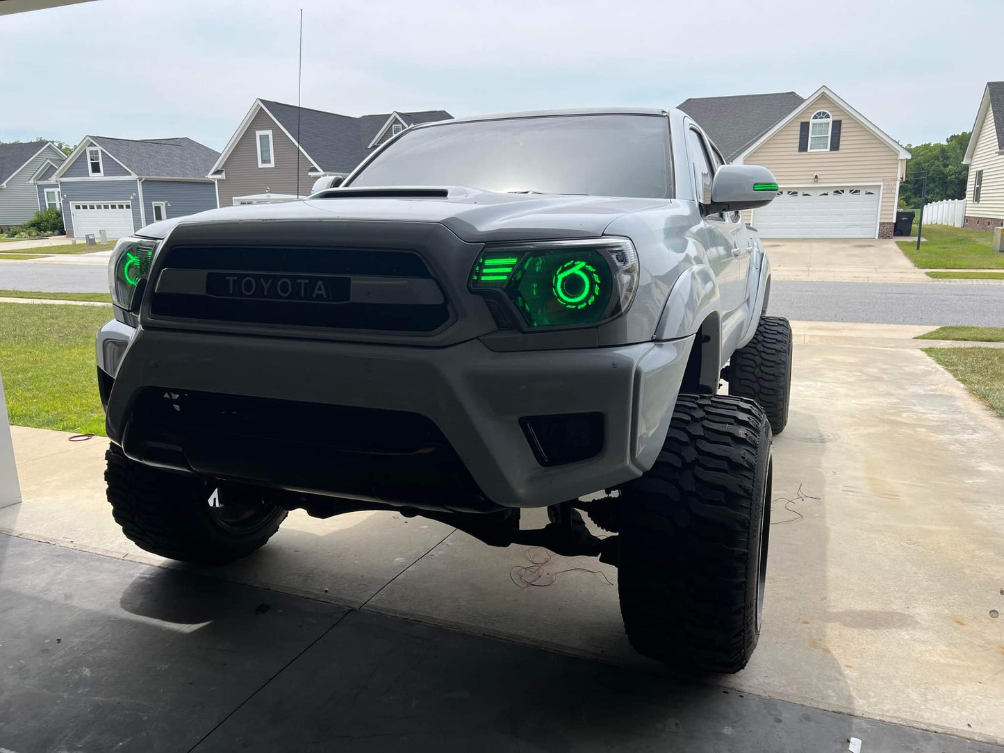 Angry Eye RGB halos - Includes controller with DRL and Turn Signal Inputs