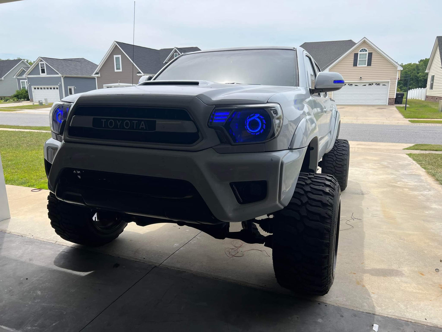Angry Eye RGB halos - Includes controller with DRL and Turn Signal Inputs