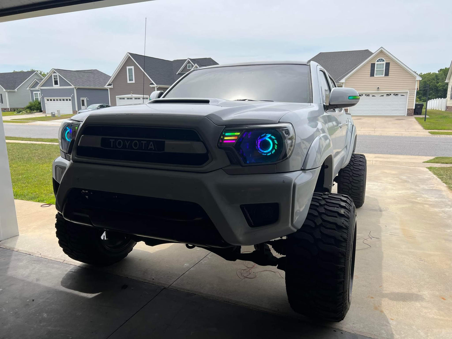 Angry Eye RGB halos - Includes controller with DRL and Turn Signal Inputs