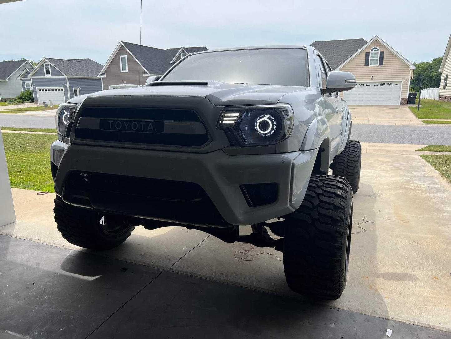 Angry Eye RGB halos - Includes controller with DRL and Turn Signal Inputs