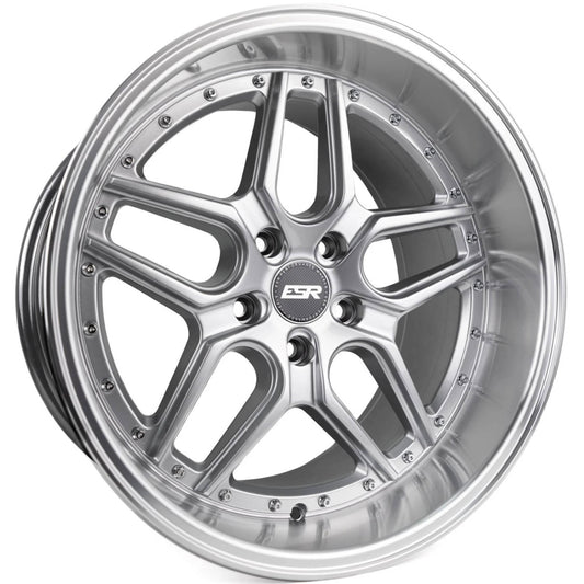 ESR Wheels CS15 Hypersilver w/ Machined Lip 19x9.5 | 5x114.3 (99551422 CS15HS-ML)